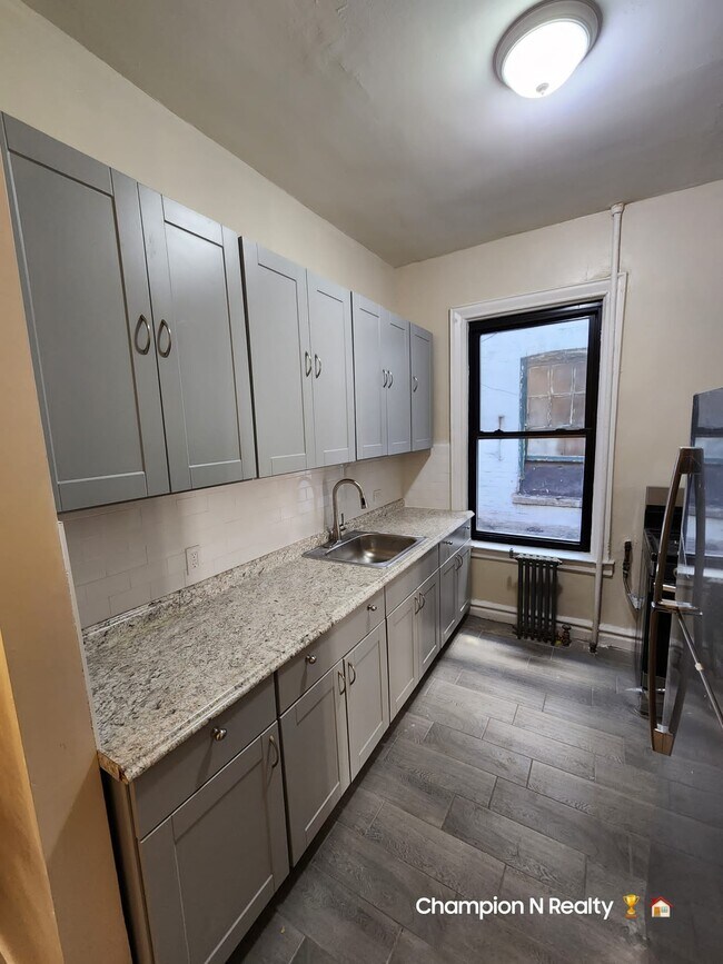 Kitchen - 640 Flatbush Ave House
