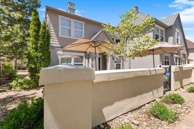 Building Photo - Somersett Rental