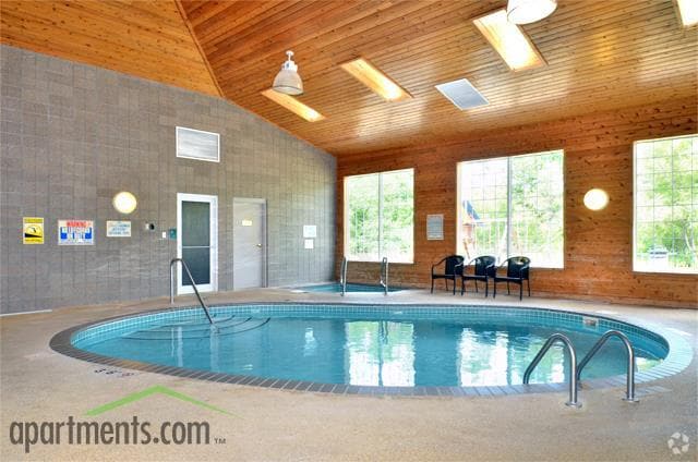 Indoor Pool - Edgewater Apartments