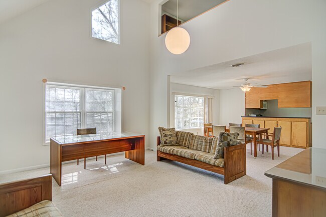 Photo - 924 Merritt Dr