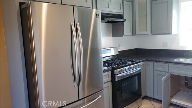 Photo - 718 E 40th Pl Townhome