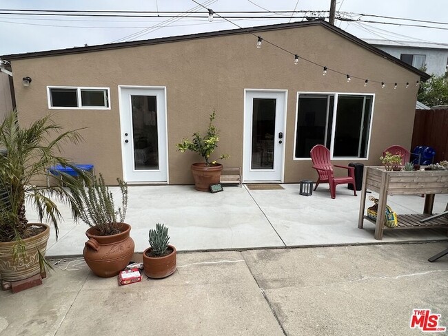 Building Photo - 12512 Rubens Ave