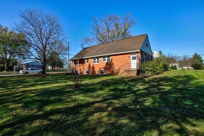 2504 Miller Rd