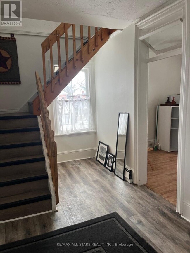 Photo - 4 Kent St W Unité 4