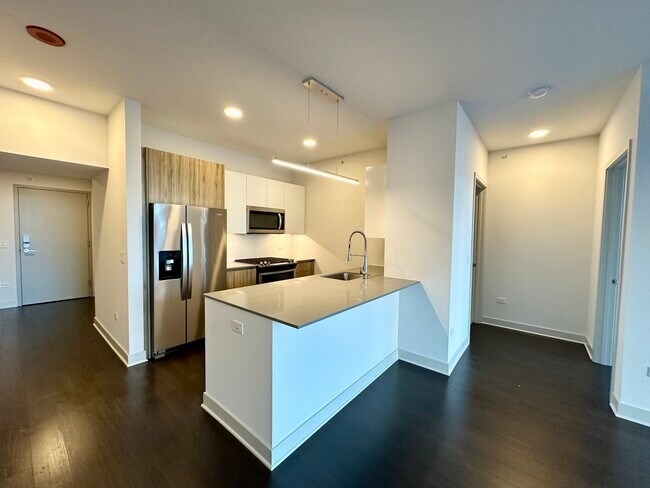 Photo - 313 W Wolf Point Plaza Unit 1910