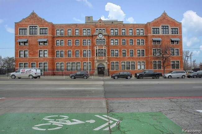 Building Photo - 6533 E Jefferson Ave Unit 421