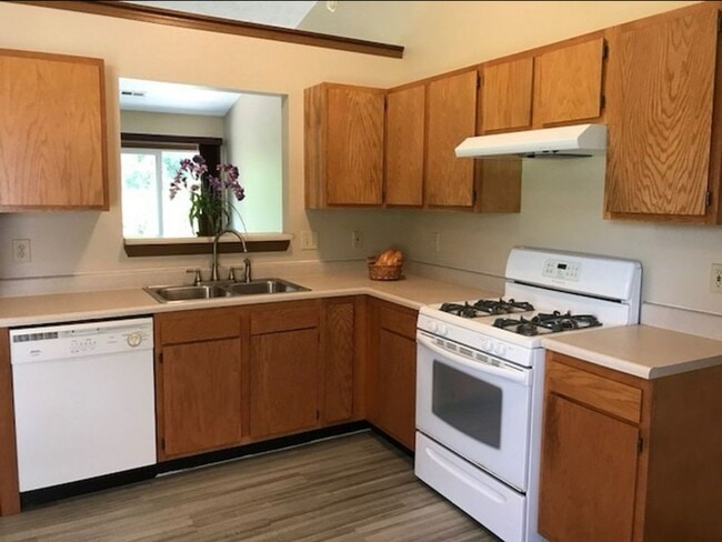 Photo - Private Room for Rent - Ideal for Student or Professional Unit Rm 3 - Rm 3