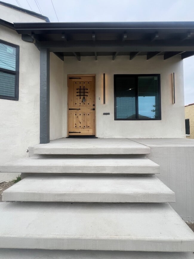 3543 Homeland Dr