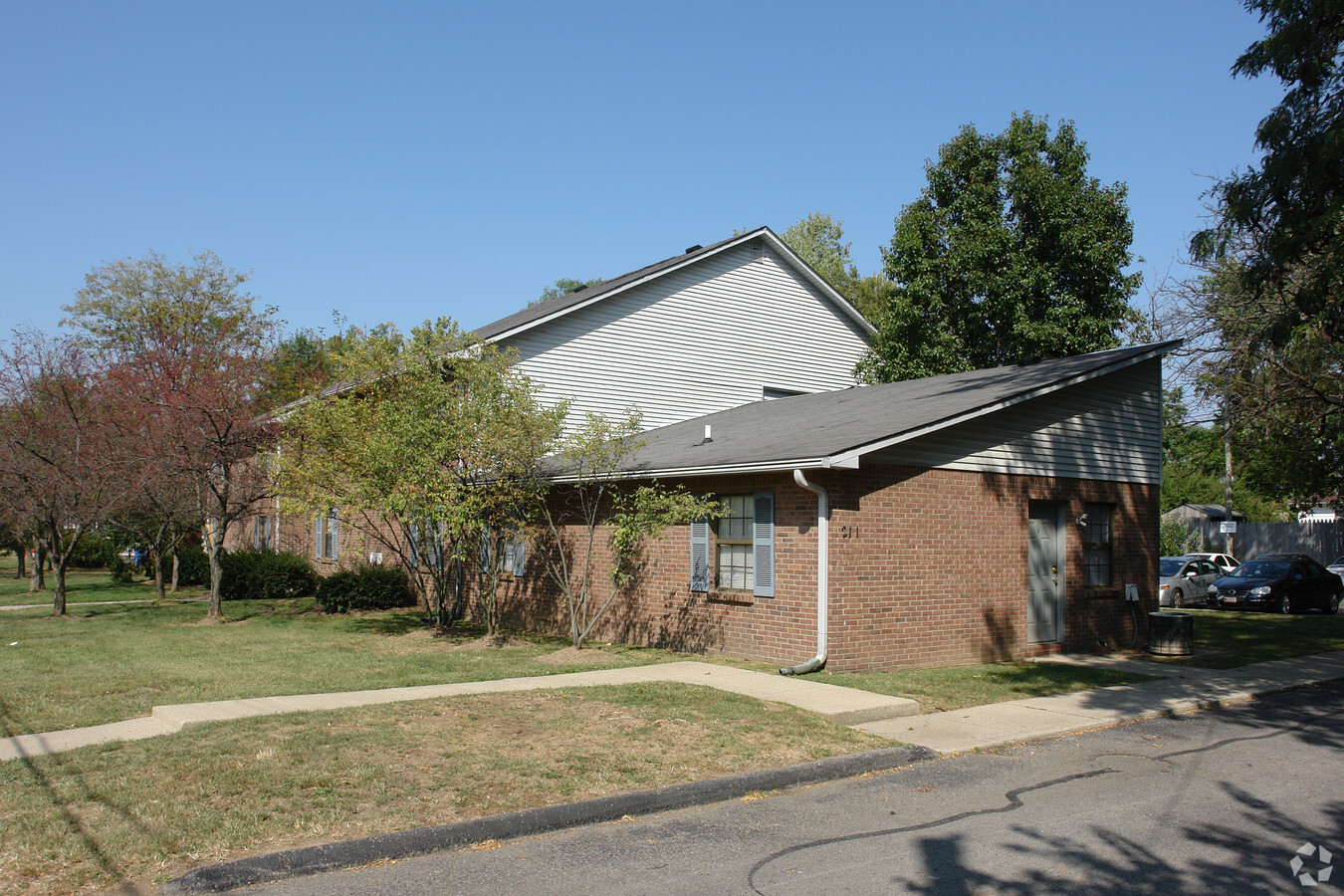 Photo - 211 Waller Ave Apartments