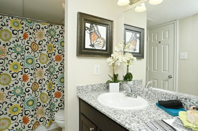 The Abbington-Bathroom - The Abbey At Montgomery Park