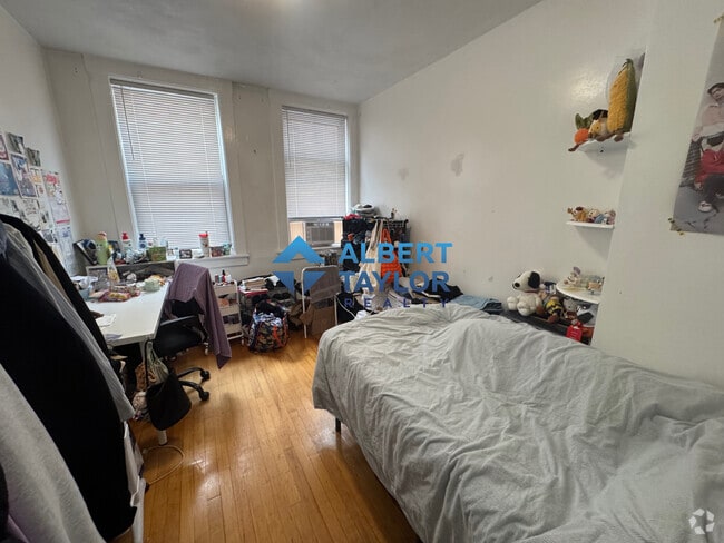Building Photo - 166 Endicott St Rental
