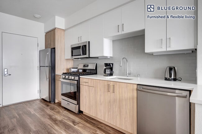 3093 Broadway-SI FL5-ID698