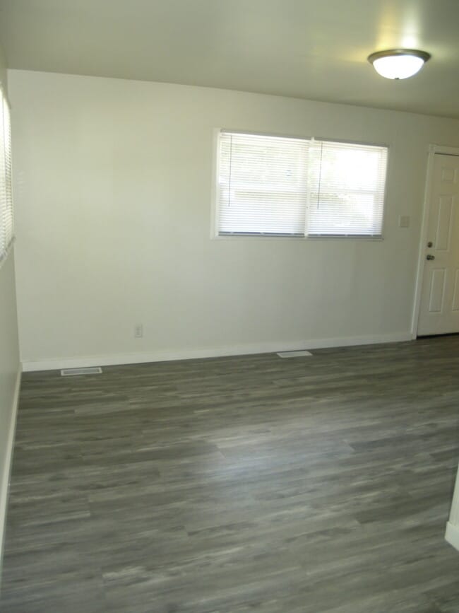 Photo - 22431 Strassburg Ave