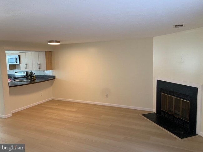 Photo - 1126 Pewter Ct