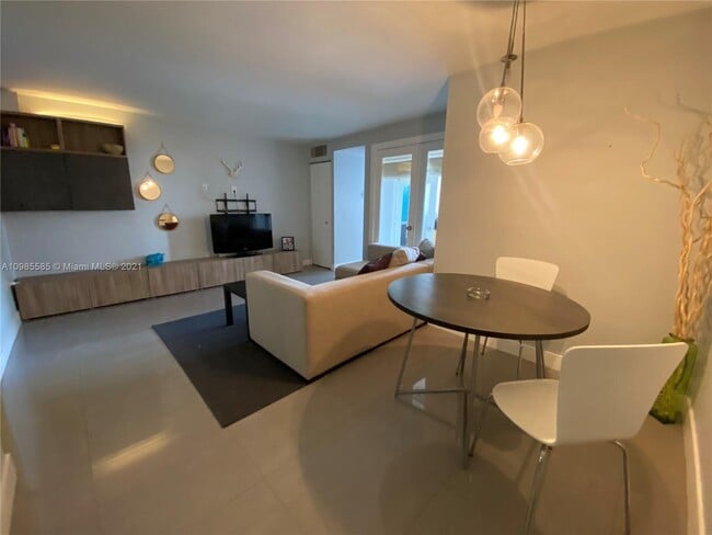 Photo - 921 Jefferson Ave Unit 3B