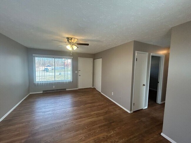 Photo - 2801 Royal Glen Dr