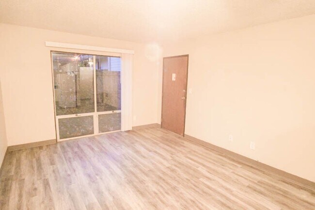 Photo - Nicely Renovated One Bedroom Near OHSU Ava... Unit 103