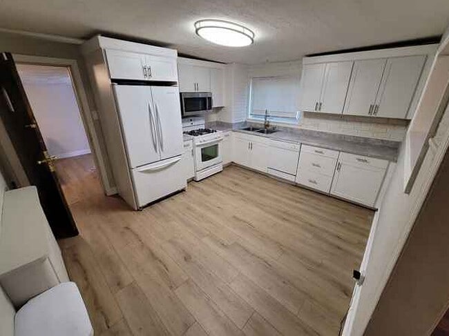 Photo - 127 Hazelhurst Ave