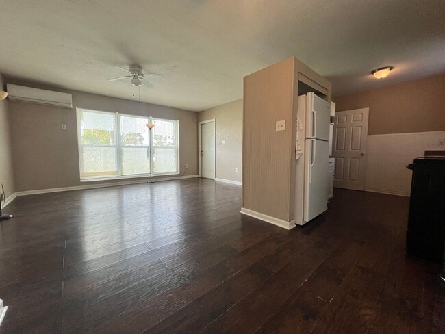 Photo - $1,350 ** Annual Lease ** 2 Bedroom / 1 Ba...