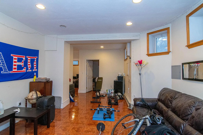 Building Photo - 38 Babcock St Unit 1 Rental