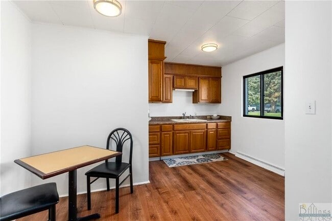 Photo - 824 Avenue C