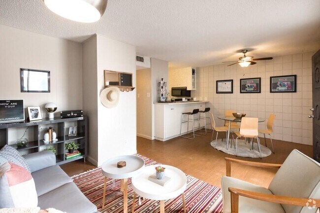 Building Photo - 3212 Red River St Unit 203 Rental