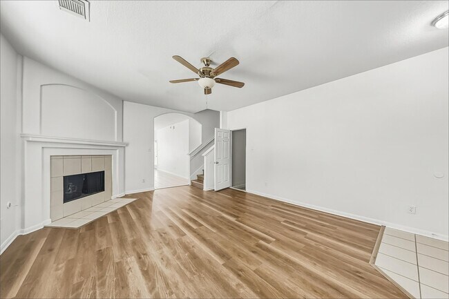 Photo - 1631 Laura Anne Dr
