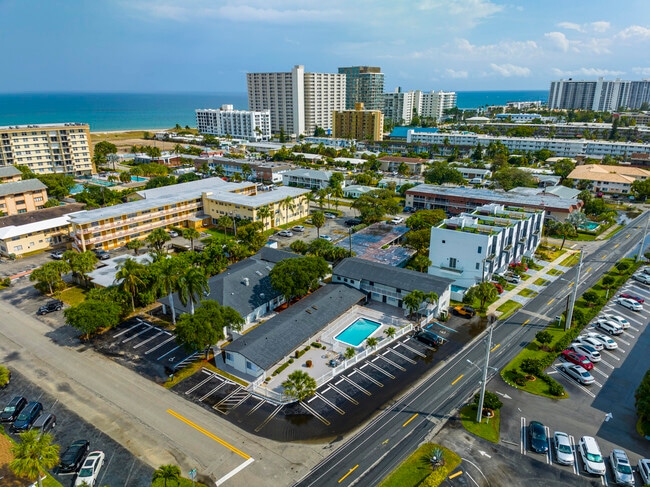 Photo - 1020 N Riverside Dr Unit 4