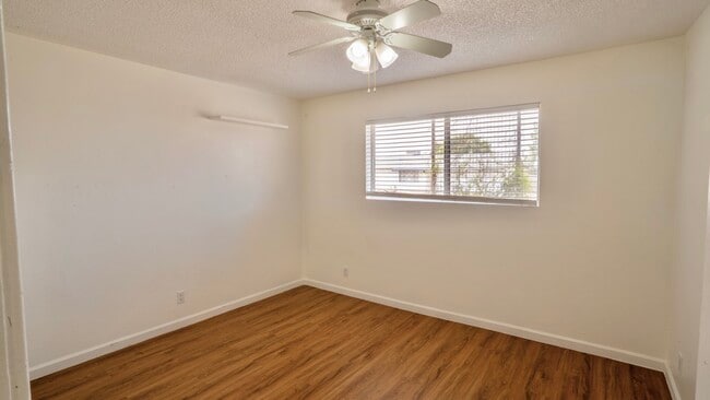 Photo - 1136 W 9th St