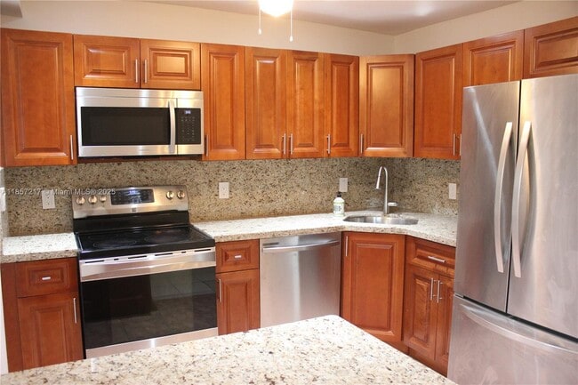 Building Photo - 8958 Collins Ave Unit 3 Rental