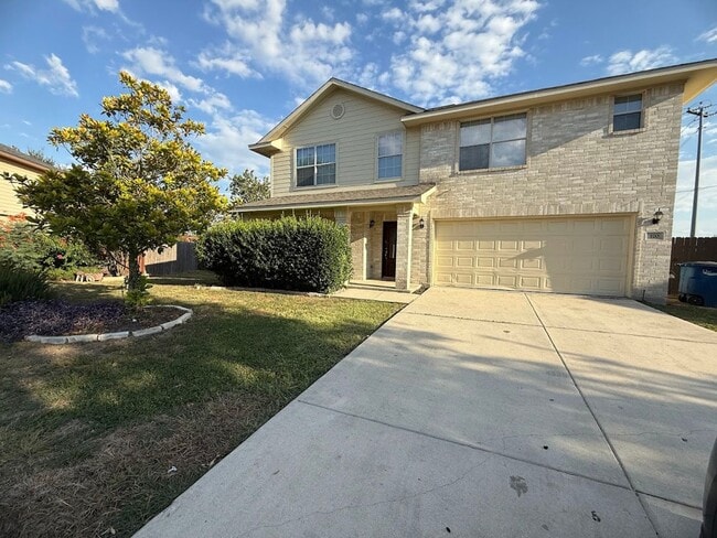 Building Photo - 5/3.5 Home on a very large lot in New Brau...