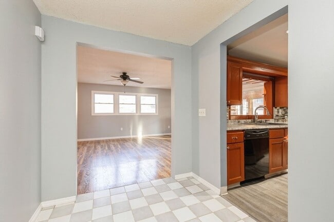 Photo - CHARMING RANCH!! 3 Bedroom, 2 Bath Home in Windsor Heights