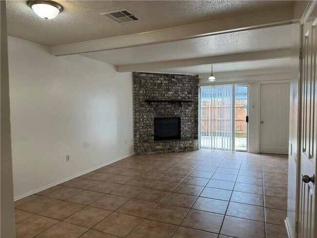 59 Carriage Ln