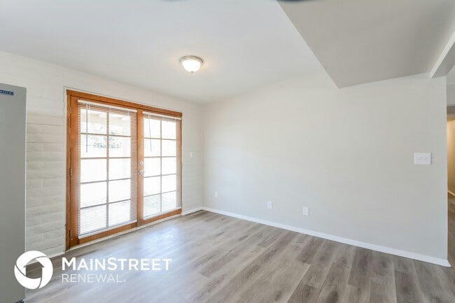 Photo - 7321 E Lakeside Dr