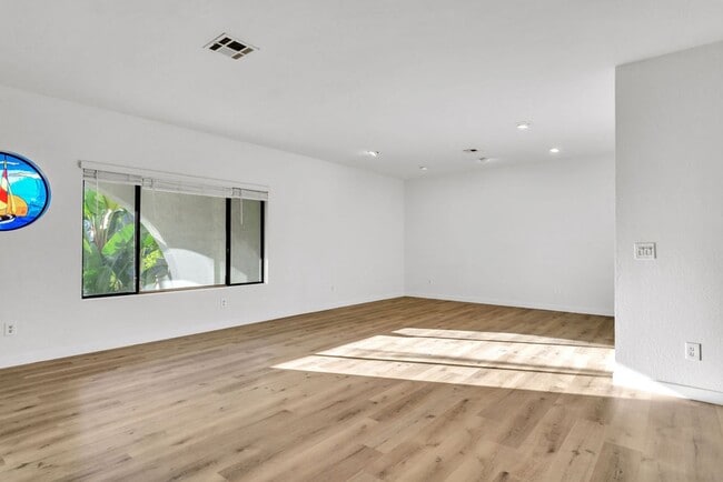 Photo - Great 3/2 in Crown Point!  Across from the street from bay access and available immediately!