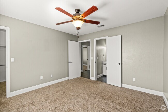 3BR, 2BA - 1049SF - Bedroom