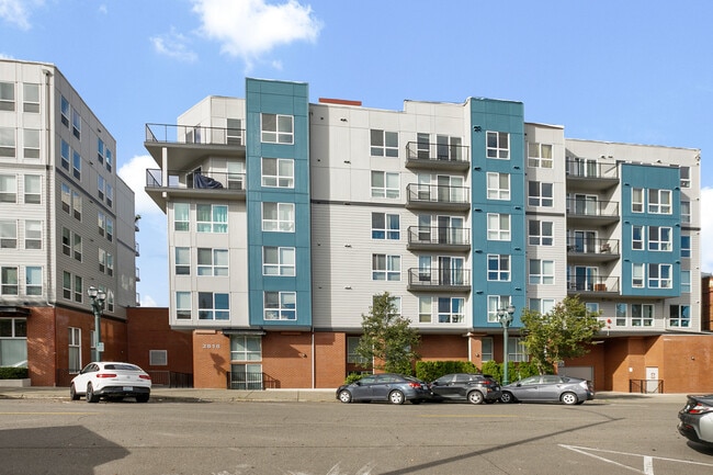 Building Photo - 2818 Grand Ave Unit Nautica