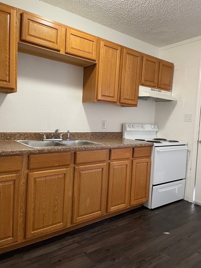 2100 Daley Street - 2100 Daley Street