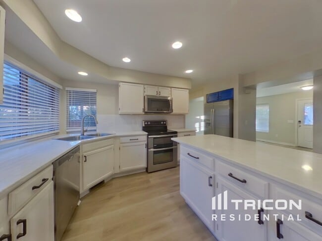 Photo - 7945 Holland Ct