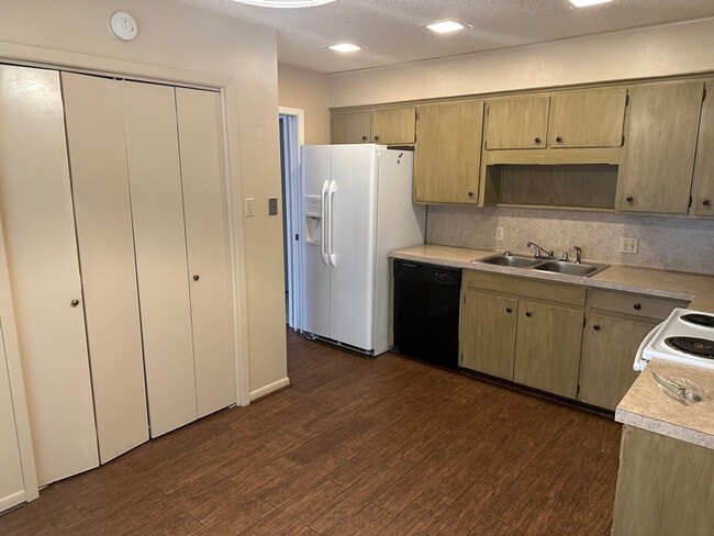 Photo - 1427 W Fairmont St