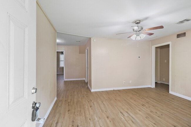 Photo - 946 Milam St