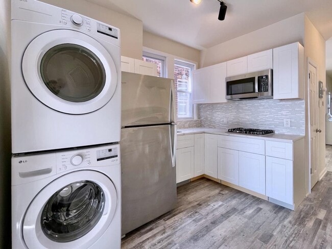 Photo - 405 61st St Unit 8