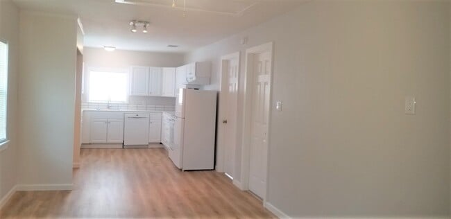 Photo - 2504 Avenue F