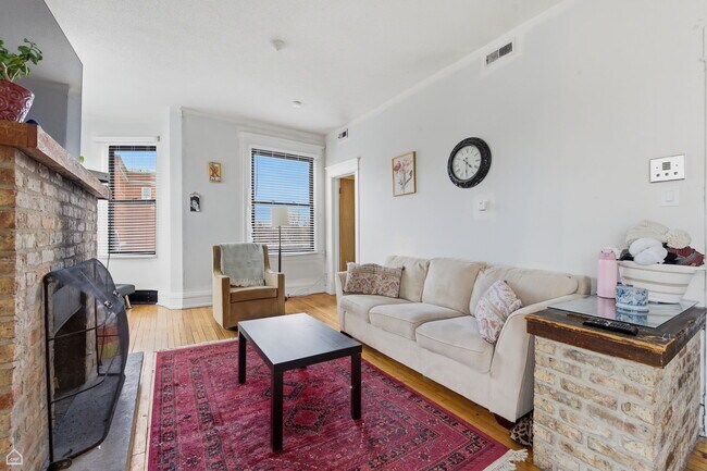 Photo - 3811 N Southport Ave