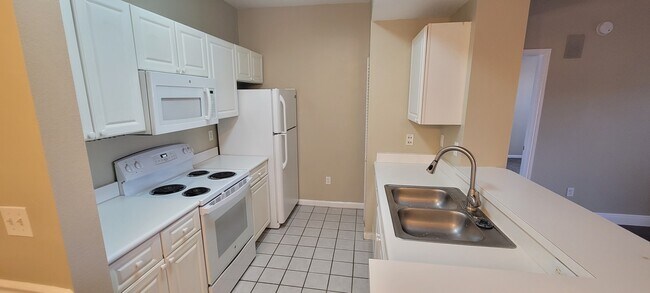 Photo - 14304 Fredricksburg Dr Unit 408
