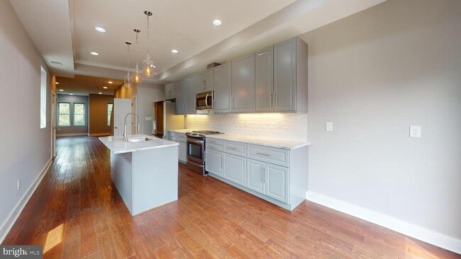 Building Photo - 16 R St NW Rental