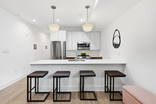 Photo - Light-Filled Luxury Condo with Designer Finishes Unit #2