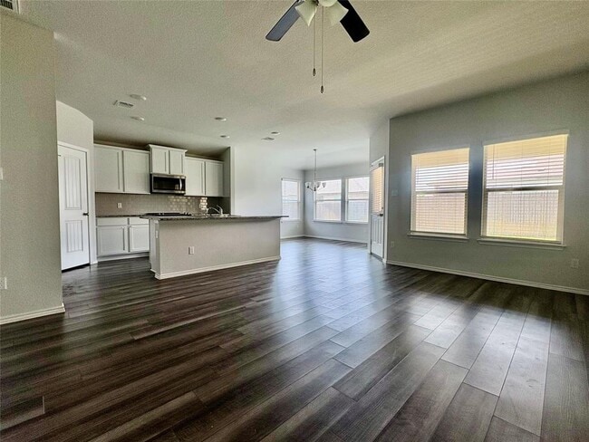 Photo - 180 Pivot Dr