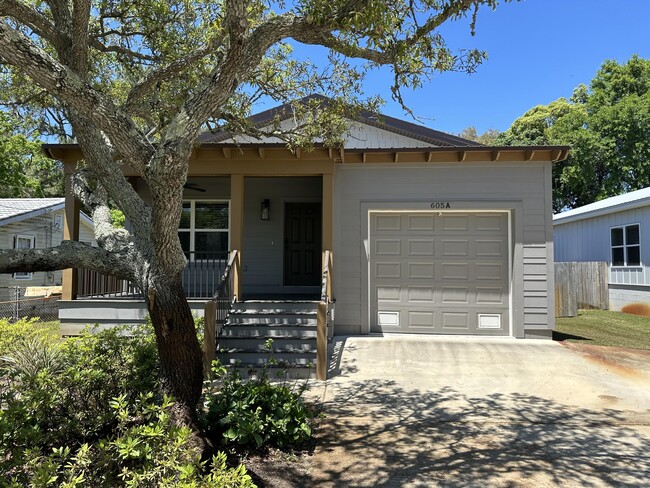 Photo - 605 3rd St Casa
