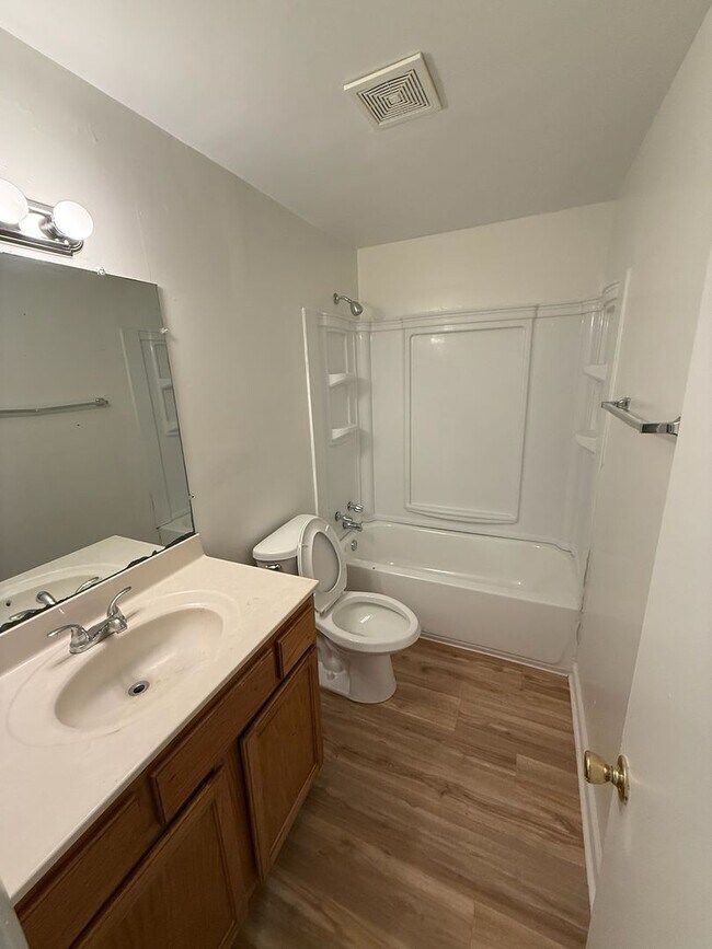Photo - 626 Mulberry St SW Unit 626